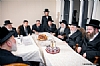Dr. David Moskovits, Andras Buchler, Andras Heisler, R' Chesky Blau, R' Ezra Friedlander, Hivnover Rebbe Shlita, Liska Rebbe Shlita, Harav Yoel Goldman - Rav D'Khal Neipest-Williamsburg L-R:  הרב ר' דוד מאשקאוויטש שליט