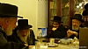 Liska Rebbe visiting Skulener Rebbe vinching Git Yuhr, 8/6/2015