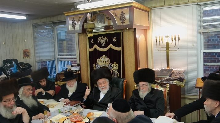 HaRav Sholom Chaim Friedlander grandfather, HaRav Avrohom Friedlander Hivnover Rebbe great-uncle, HaRav Sender Friedlander father, HaRav Yaakov Mordechai Weinberger mohel, Liska Rebbe great-grandfather, Riminover Rebbe grandfather, Reb Duvid Wassertheil great-grandfather, AlexanderSenderFriedlander, רימינוב, ezra friedlander