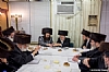 Veretzky Rebbe Shlita from Bnei Brak participated Shalosh Seudes by the Liska Rebbe Shlita in Boro Park who was mechabed him with bentching