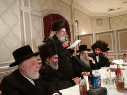 Liska Rebbe, Harav Tzvi Weiss, Uheler Rav; Rav Yosef Frankel, Vyelipoler Rov, chosson, Uheler
