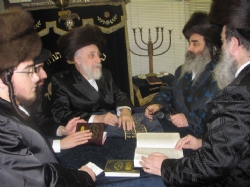 The Ziditchoiver Rebbe of Be’er Sheva visits the Liska Rebbe on Chol Hamoed, Ziditchover
