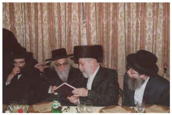 , Chaskel Roth, קארלסבורג, ezra friedlander